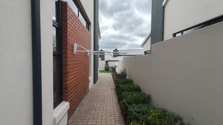 3 Bedroom Property for Sale in Hartenbos Heuwels Western Cape